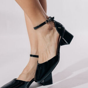 Γόβες από Λουστρίνι με Λουράκι Μαύρες - Image 3